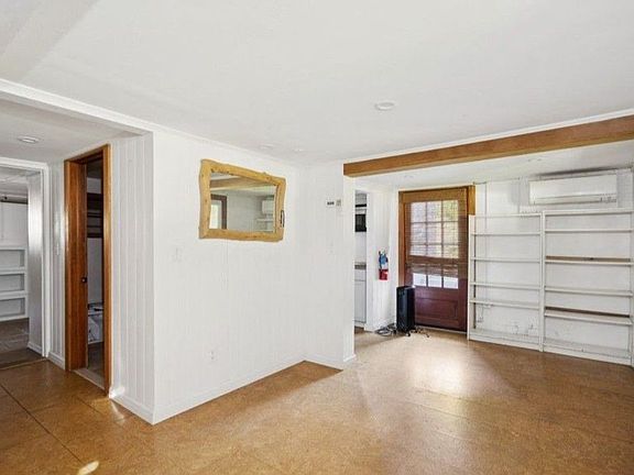 5th image of 127 Inlet Rd W #A