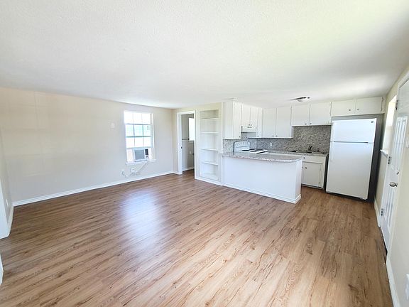 2nd image of 10837 Leopard St #B