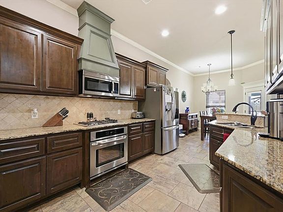 5th image of 4924 Champlain Pl