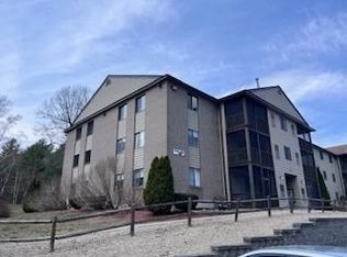 10 Village Ln APT 13, Tyngsboro, MA 01879