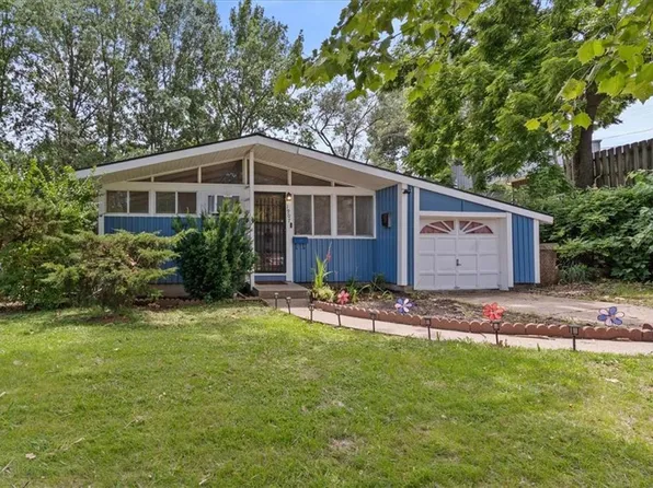 1907 NE 57th St, Kansas City, MO 64118