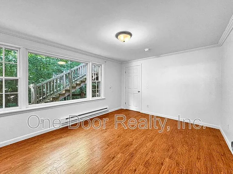 712 Powell St — Photo 24