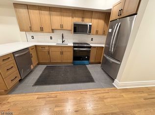 438 S 11th St #2, Newark, NJ 07103