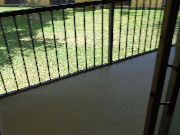 5th image of 1220 Meadows Cir #1220