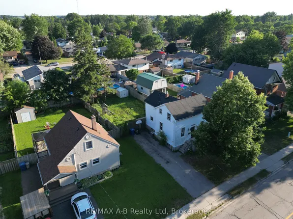 103 Norfolk St, Stratford, ON N5A 3Y7