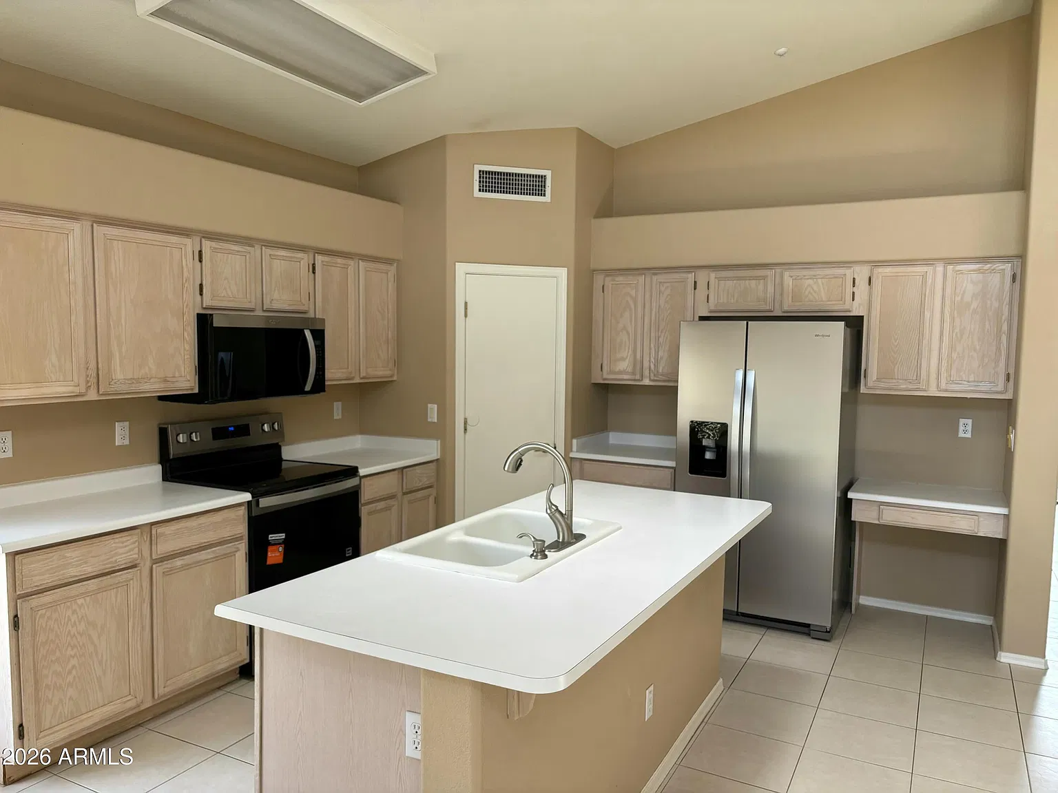 3 bed, 1.5 bath, 1753 sqft, $2,850 — Photo 2