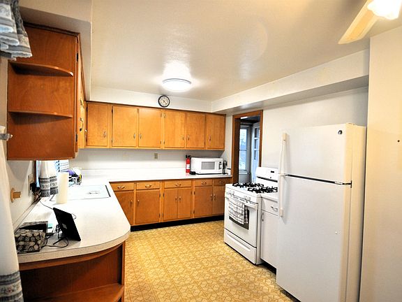 3rd image of 1729 Emmett Dr