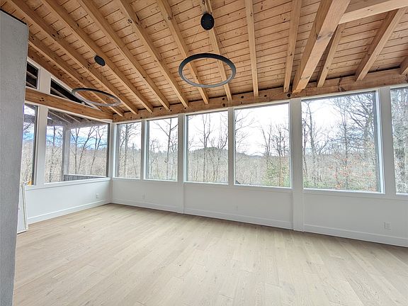 3rd image of 205 Autumn Valley Lane