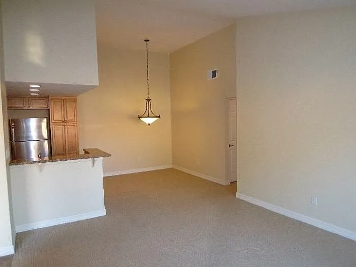 Dining Rm w/ Vaulted Clg