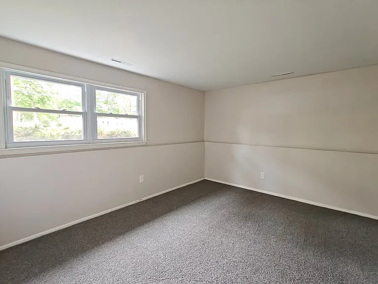 252 Terry Ln — Photo 17