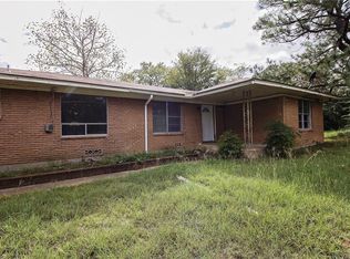 2001 S Lang Ave, Denison, TX 75020