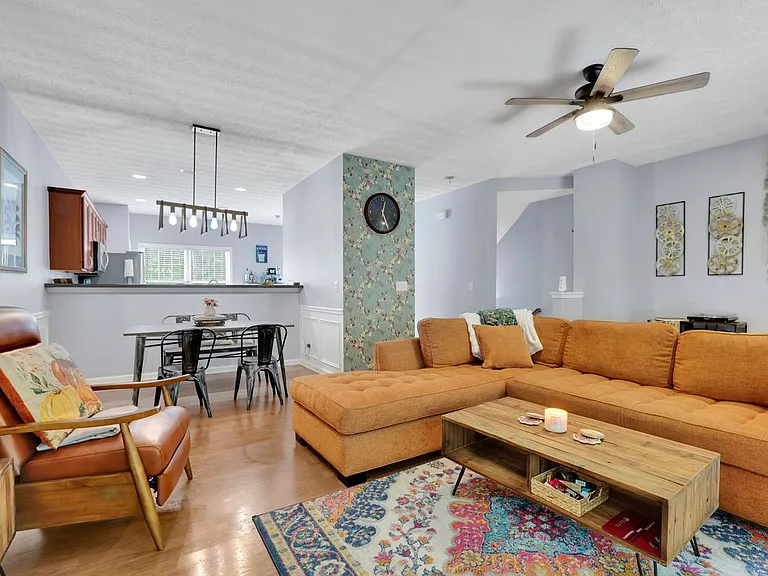 541 Lantern Wood Dr — Photo 9