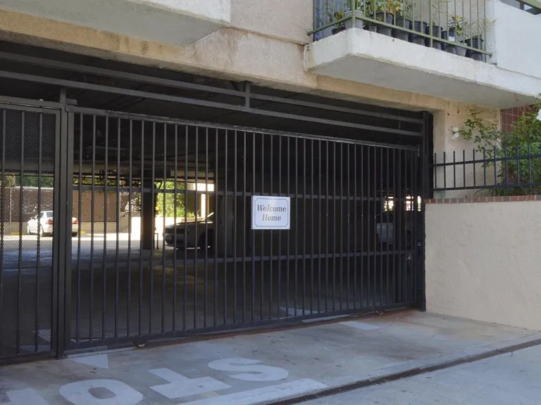 1600 W Carson St #104 — Photo 10
