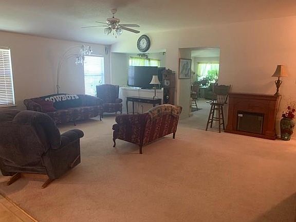 4th image of 2412 Canyon Springs Dr