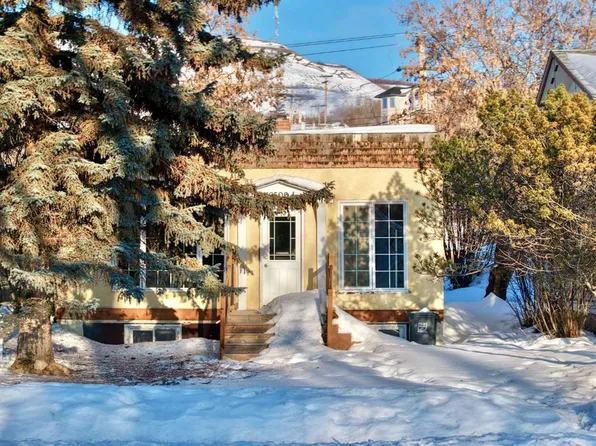 10509 W 101st St, Peace River, AB T8S 1K9