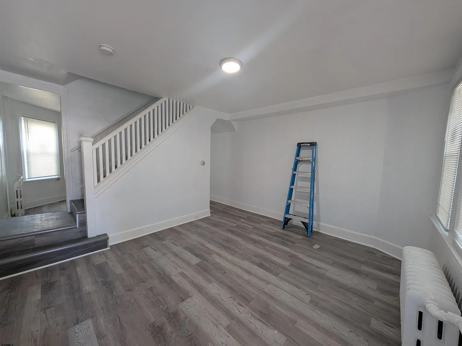 3 bed, 1.0 bath, $2,150 — Photo 3