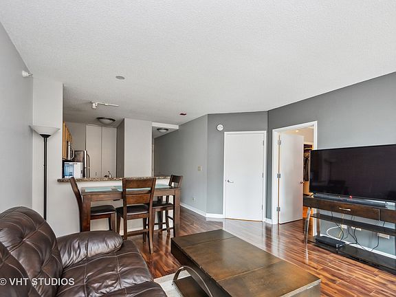 3rd image of 222 N Columbus Dr APT 507