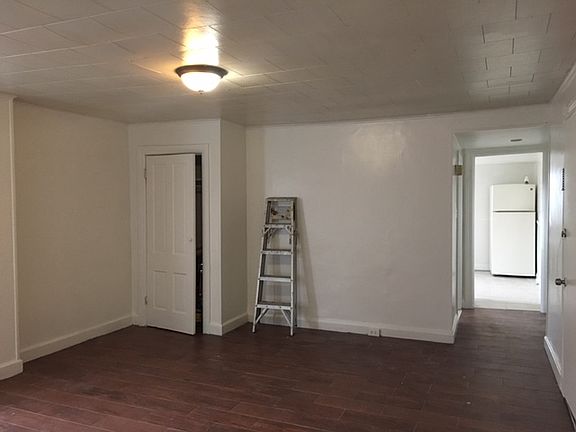 4th image of 49 E Franklin St APT 3E