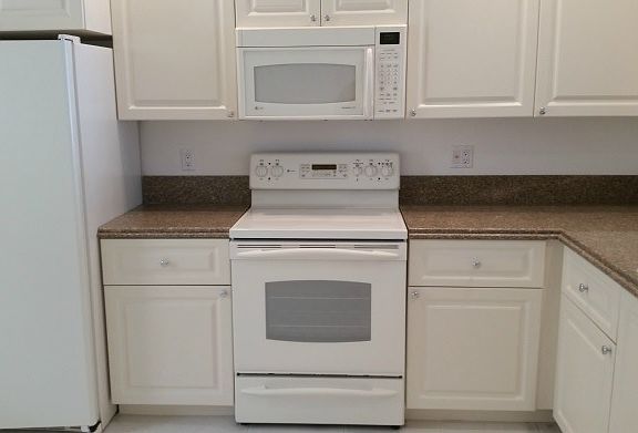 3rd image of 10 Harbour Isle Dr E