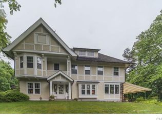 33 Hillside Rd, Greenwich, CT 06830