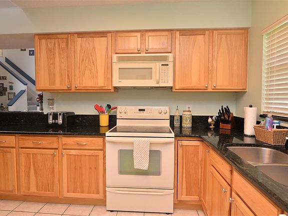 3rd image of 311 Foxboro Ct