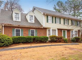 1005 Applecross Dr, Roswell, GA 30075