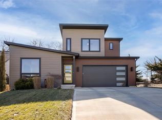 403 NE 100th St, Kansas City, MO 64155