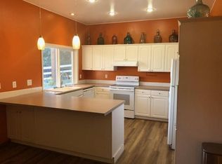 743 SW Red Hills Dr, Dundee, OR 97115