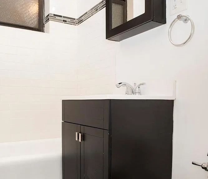 3345 N Marshfield Ave #105 — Photo 6