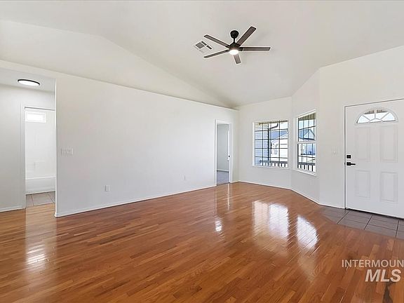 2nd image of 3805 Pierre Ave