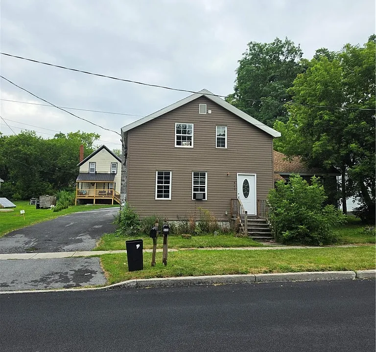 543 Water St