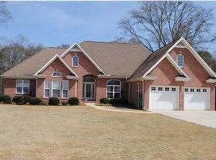 194 Plantation Dr, Killen, AL 35645
