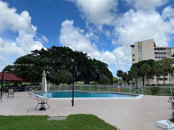 4th image of 7041 Environ Boulevard #230