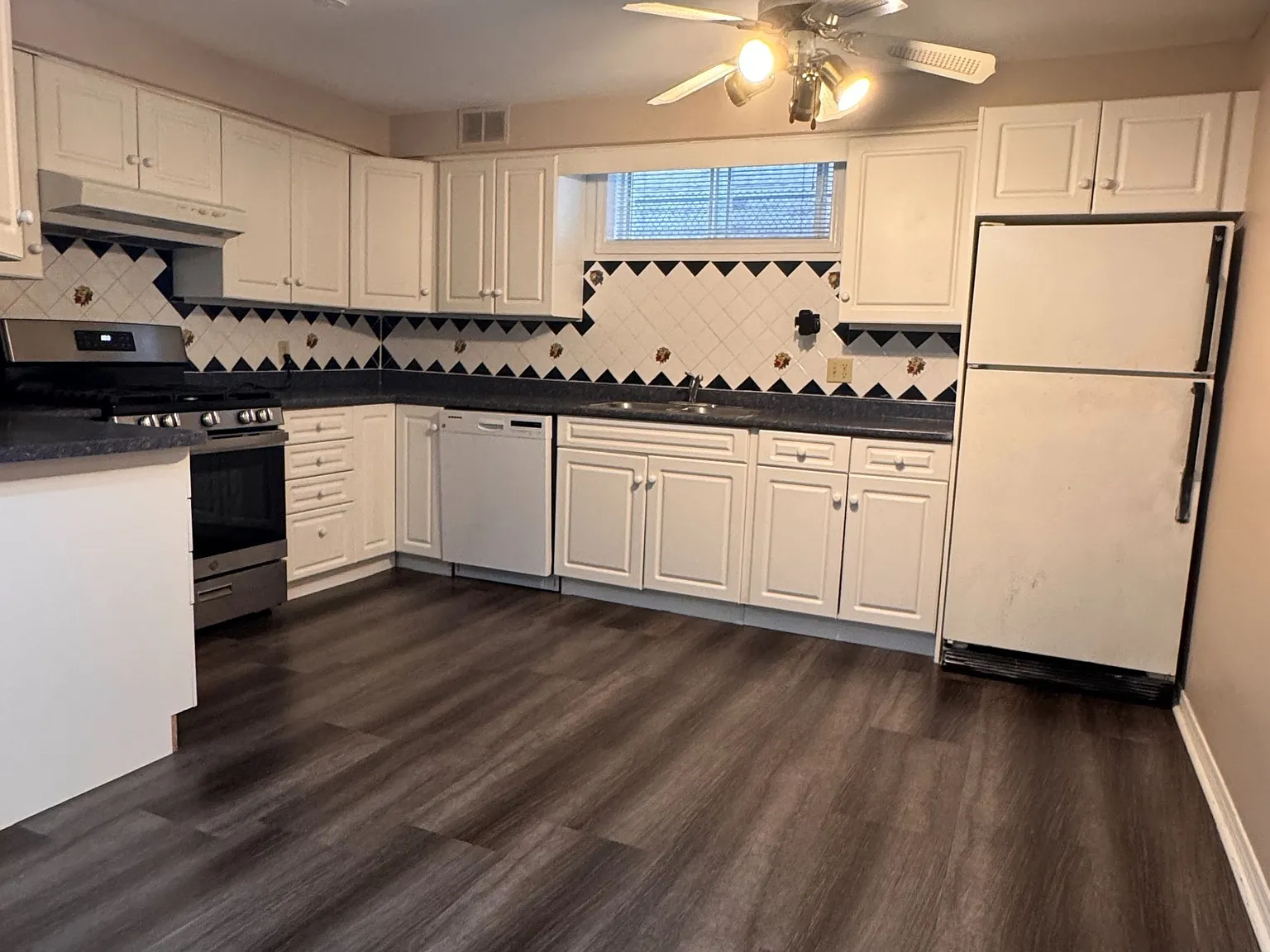 1 bed, $1,600 — Photo 2