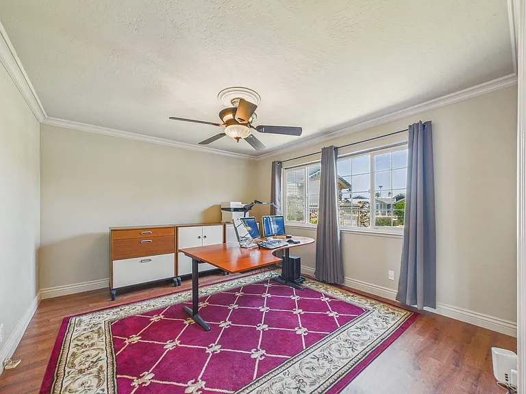 4910 Cabrillo Point — Photo 35