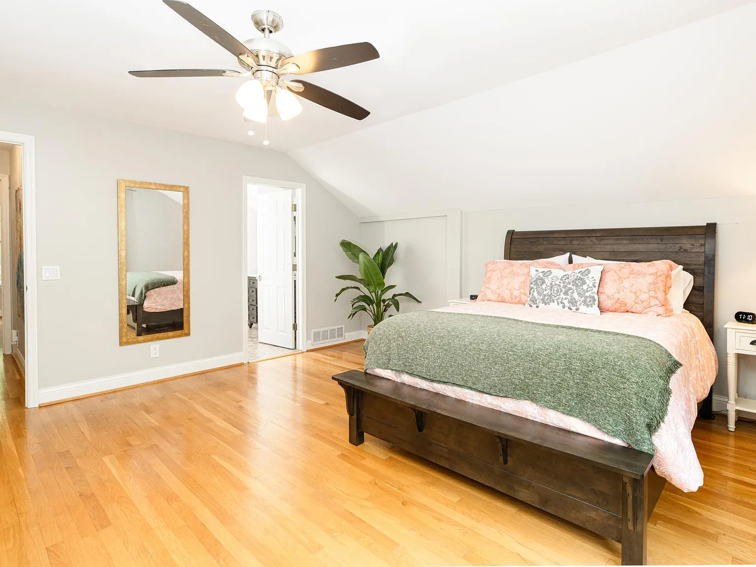 4264 Walton Creek Rd — Photo 3