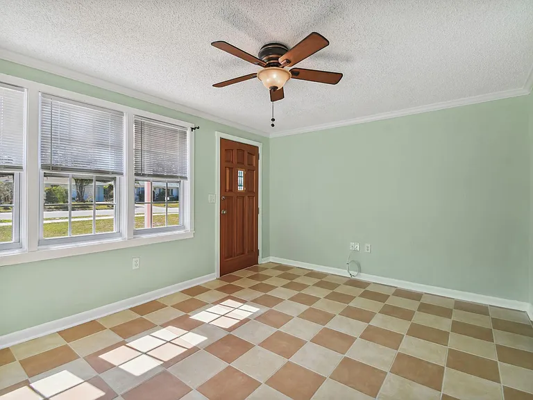 208 Union St — Photo 10