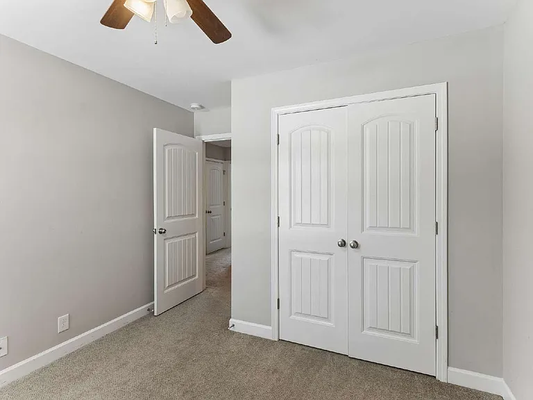 248 Rowlette Cir — Photo 14