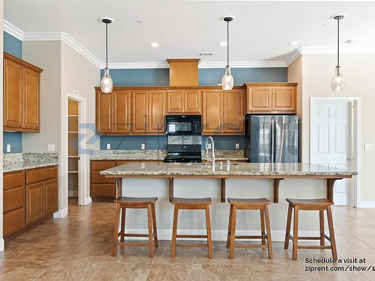 1462 Cruz St — Photo 7