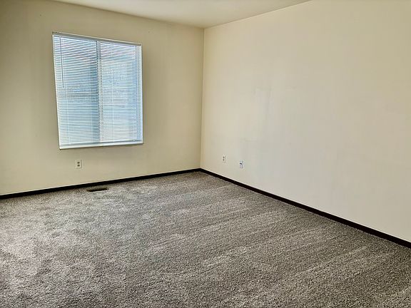 4th image of 552 136th Ave
