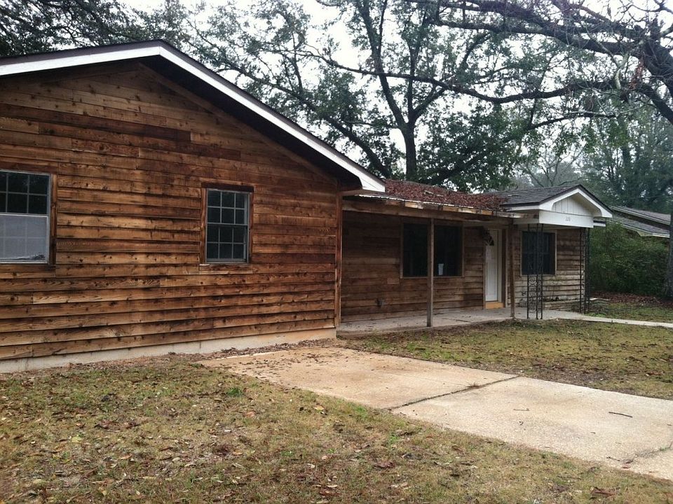 1st image of 220 Etta St