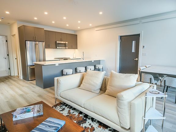 Living Room/Kitchen