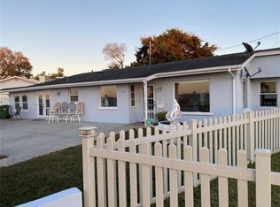 1830 Riverside Dr E, Bradenton, FL 34208