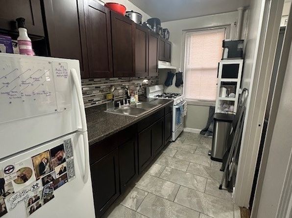 118 Ayers Ct FLOOR 3