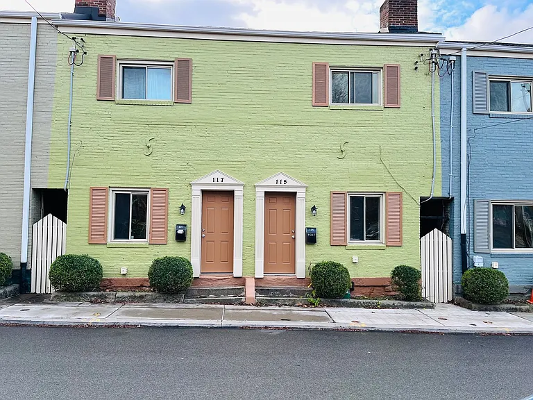 Two Bedroom rowhouse available in Northside August 1! — Photo 9