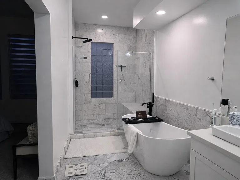 300 E 4th St #402 — Photo 13