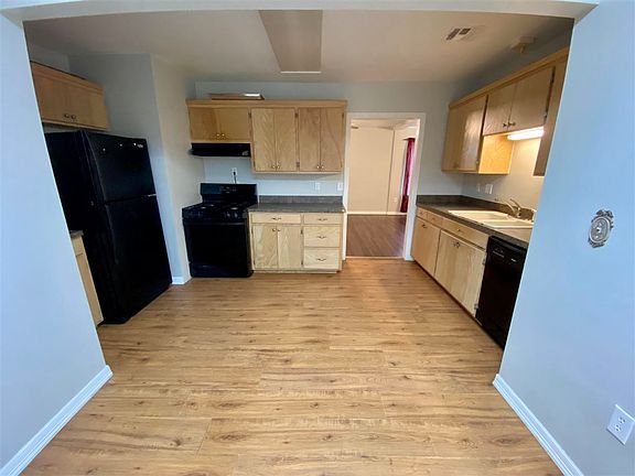3rd image of 408 E 14th Ave
