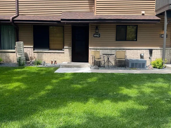 8942 Underwood Ln N, Maple Grove, MN 55369