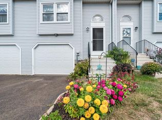 12 Kowal Ct, Newington, CT 06111