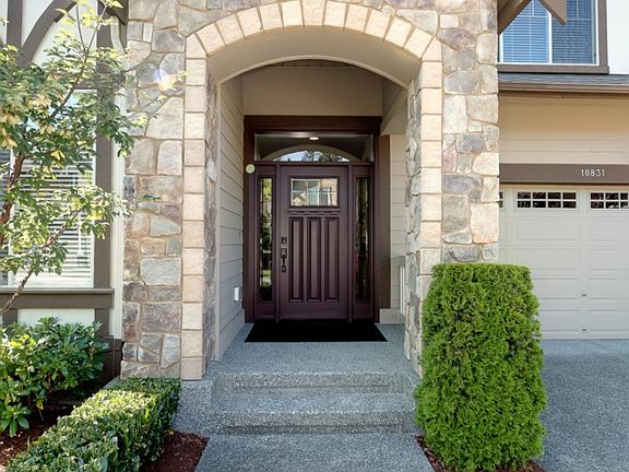 5th image of 10831 237th Ave NE